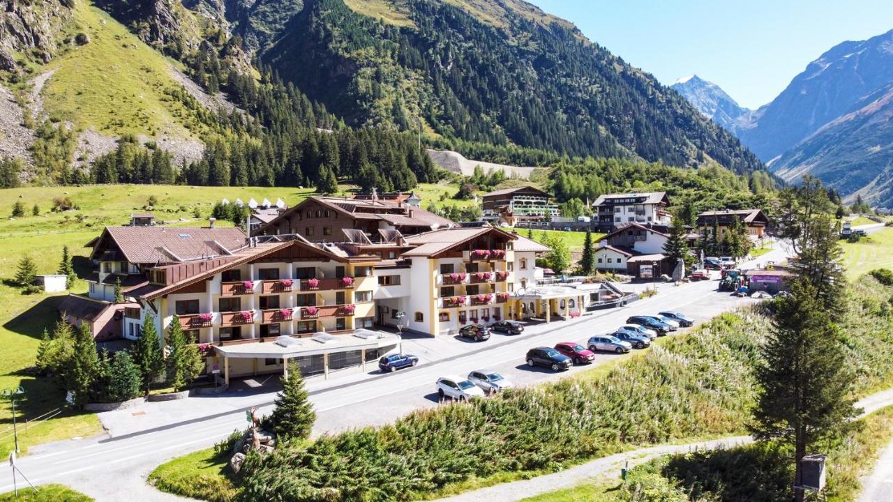 Hotel Gundolf Sankt Leonhard im Pitztal Exteriör bild