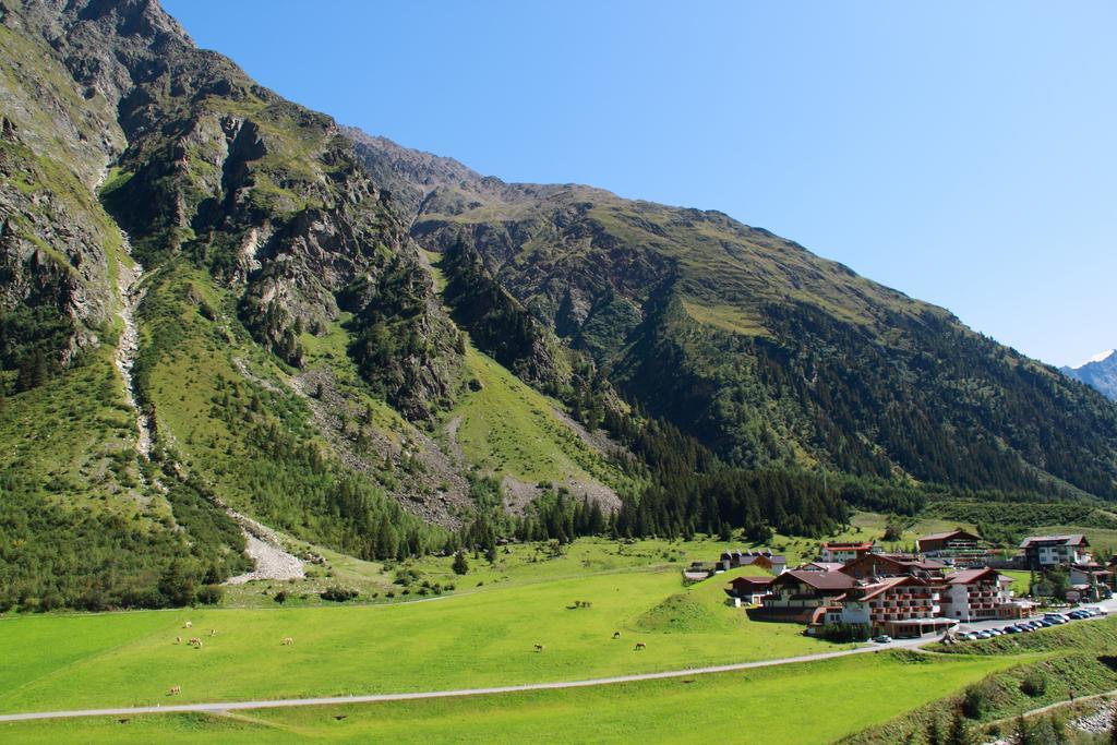 Hotel Gundolf Sankt Leonhard im Pitztal Exteriör bild