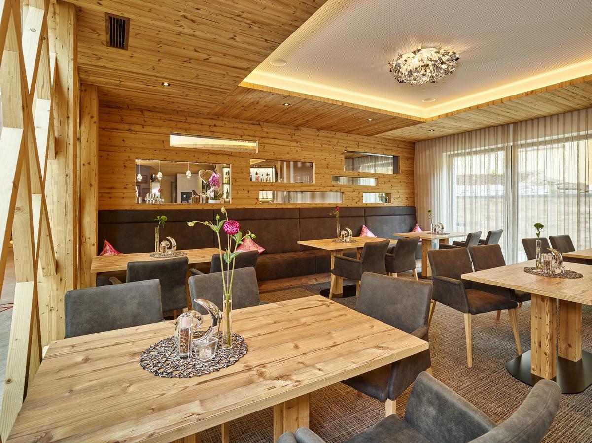 Hotel Gundolf Sankt Leonhard im Pitztal Exteriör bild