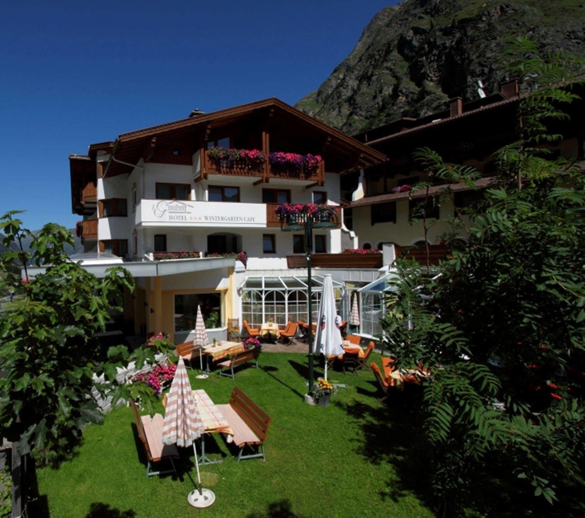 Hotel Gundolf Sankt Leonhard im Pitztal Exteriör bild